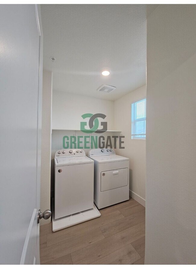 Building Photo - 3 Bedroom 2.5 Bath New Build in Lathrop! AVAILABLE NOW!!