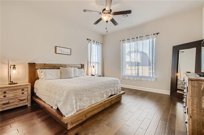 Building Photo - 717 Garner Park Dr