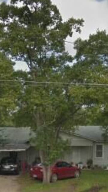 Building Photo - 1409 W San Antonio St