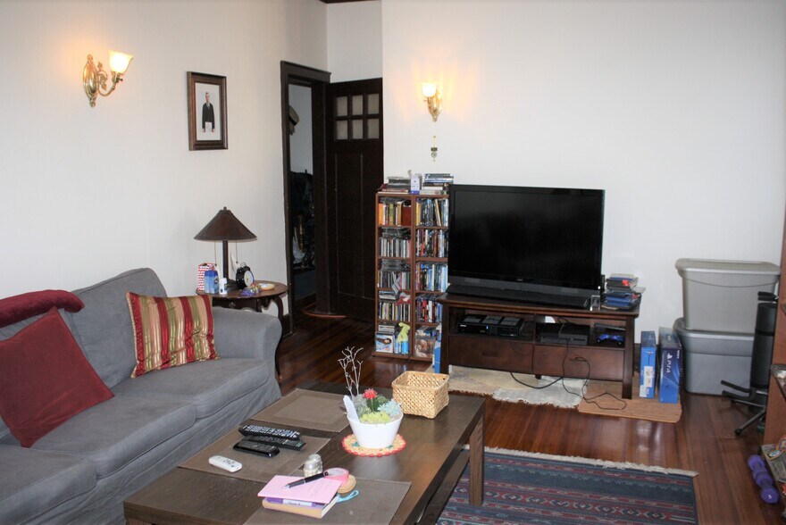 Living Room - 334 Thrall St