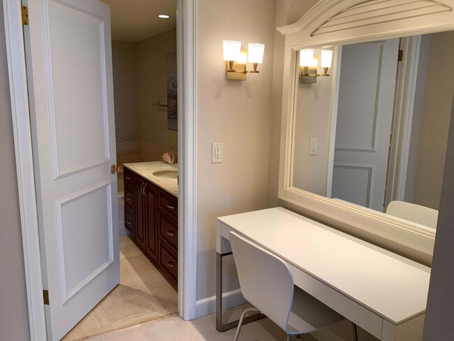 Building Photo - 4201 N Ocean Blvd