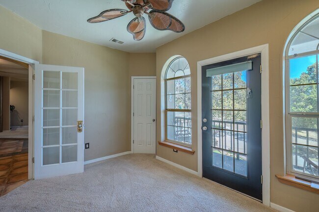 Building Photo - 111 Coker Ln