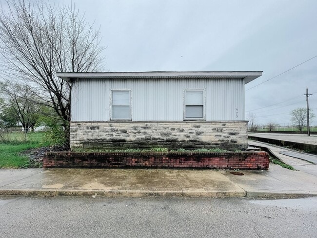 Building Photo - 925 W Willard St