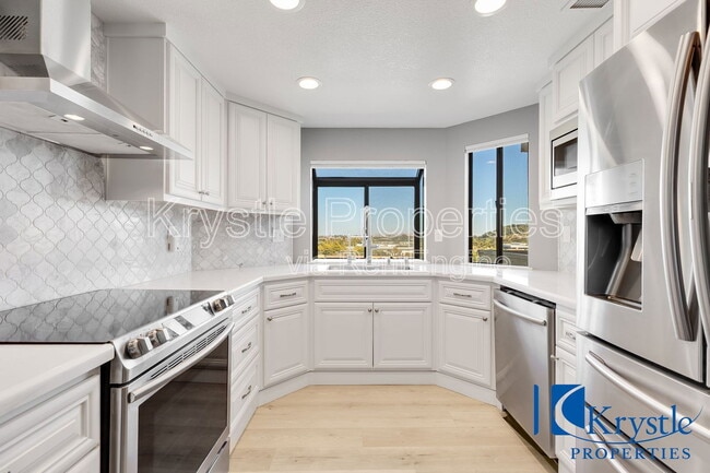 Building Photo - 20 Knoll Dr
