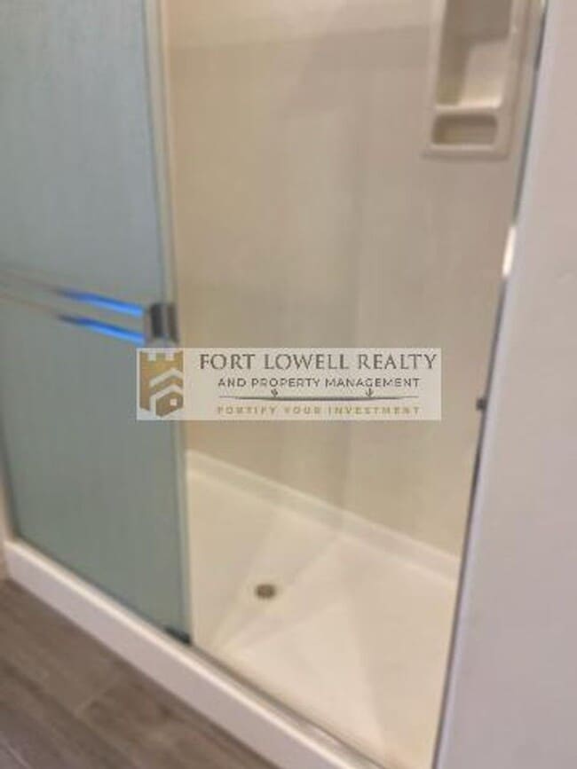 Building Photo - Luxury Living in Oro Valley $2800.