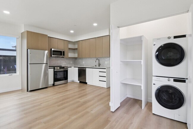 Building Photo - 4456 30th Street - North Parks Elevated Spanish Style Community