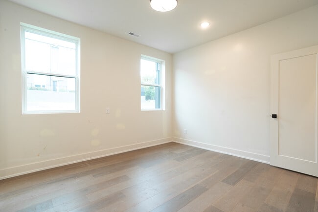 Building Photo - 979 Dozier Pl