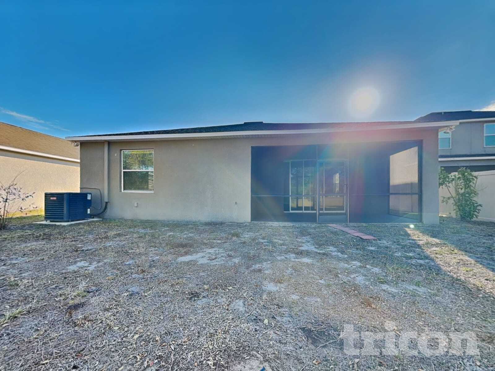 Building Photo - 13811 Newport Shores Dr