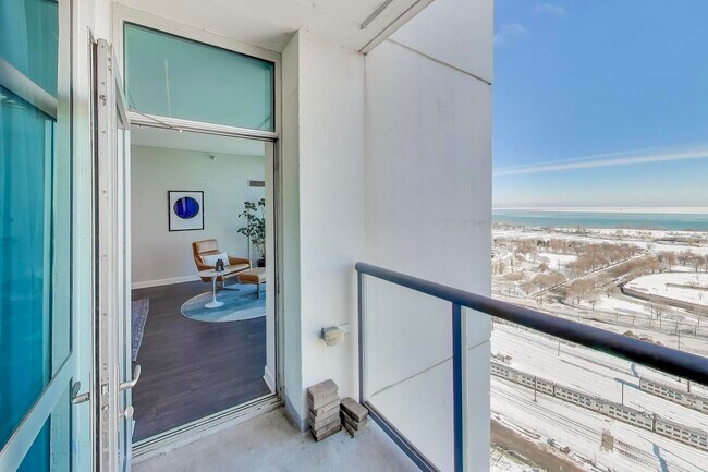 Building Photo - 1629 S Prairie Ave