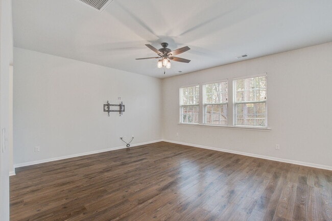 Building Photo - 602 Mountain Laurel Cir