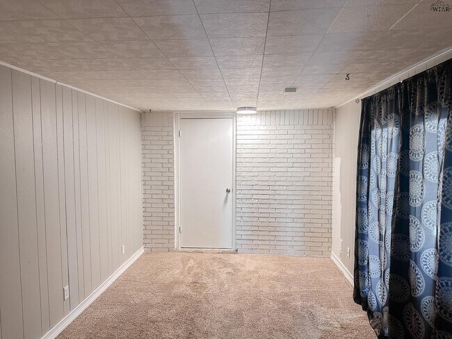 Building Photo - 4615 El Capitan Dr