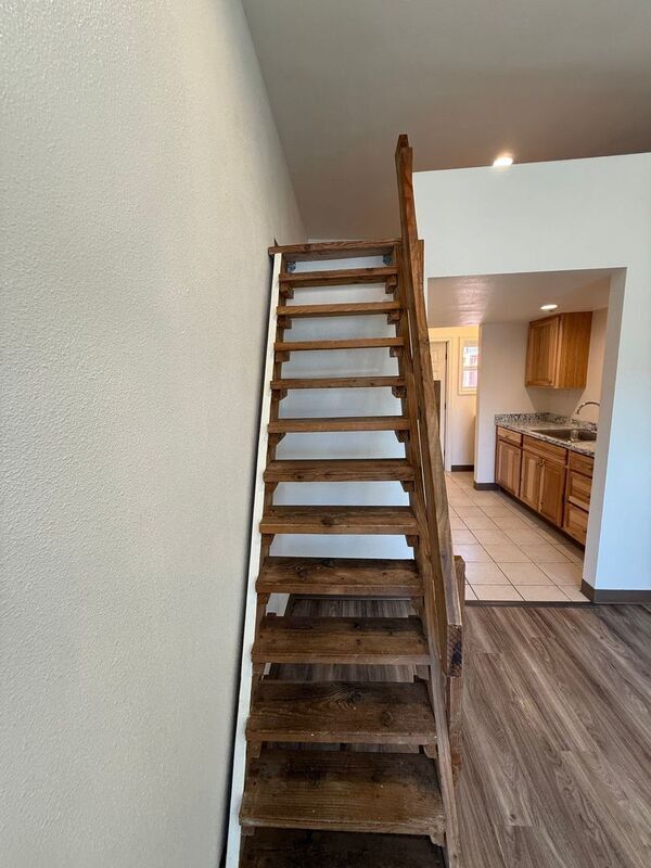 Building Photo - 1133 Salem Ave