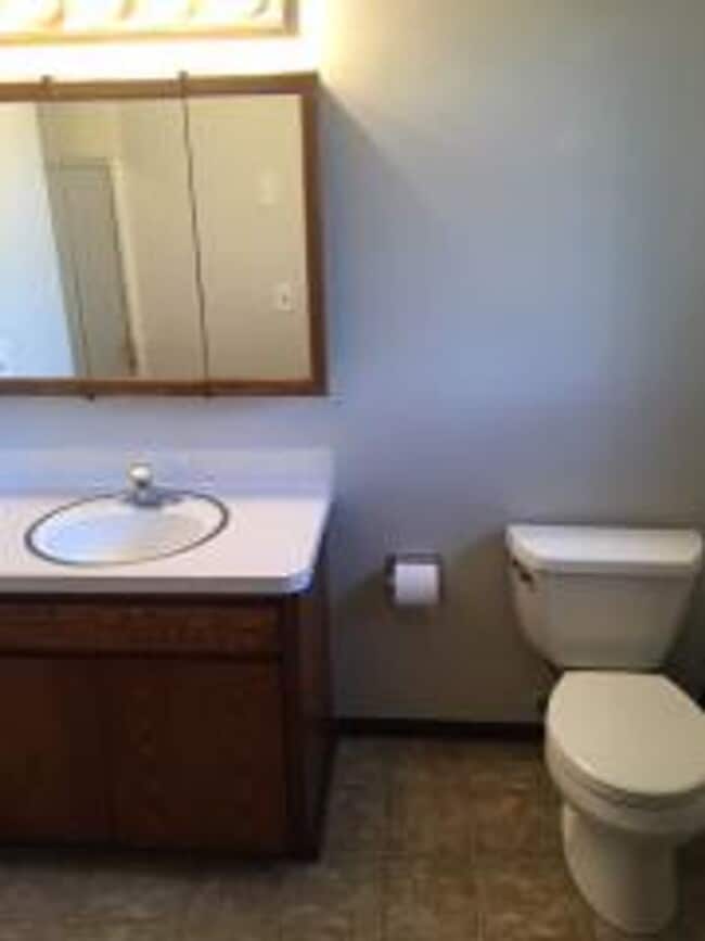 Building Photo - SINGLE FAMILY HOME HORSE PROPERTY ON PRAIRIE AVENUE (APP#106)