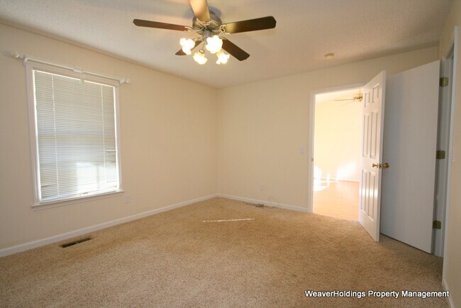 Building Photo - 159 Robinson Rd