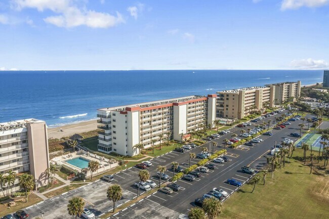 Building Photo - 10152 S Ocean Dr