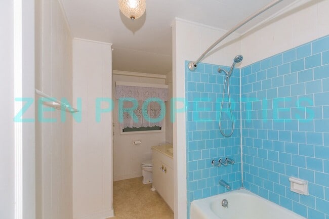 Building Photo - a 3 bdrm, 1 bath home for rent in Niu Valley