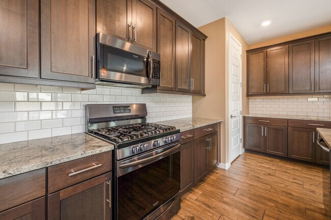 Building Photo - 9820 E Tupelo Ave