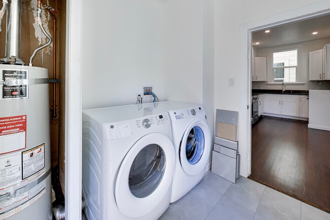 Building Photo - 554a Natoma St
