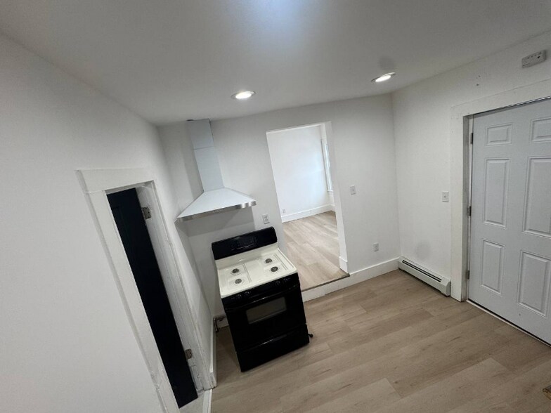 Building Photo - 287 6th St