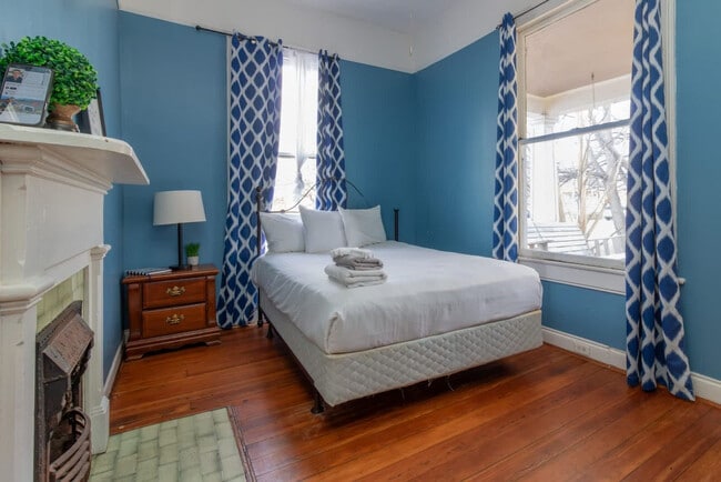 Building Photo - 737 3rd Ave