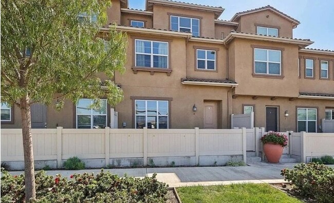 Building Photo - 1330 Santa Liza Ave