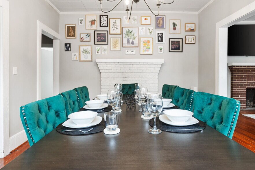 Building Photo - 2214 Wallace St