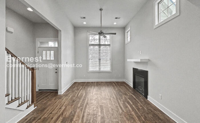 Building Photo - 736 29th Ave N