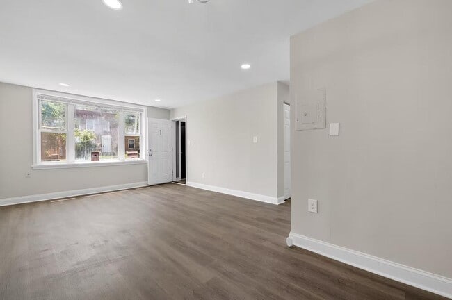 Building Photo - 47 Galveston Pl SW