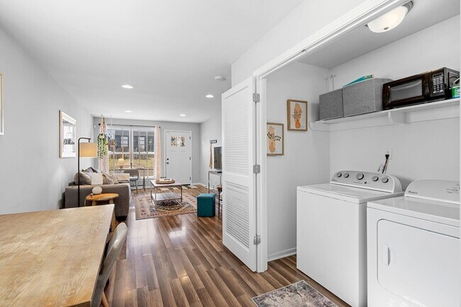 Building Photo - 1122 2nd Ave S