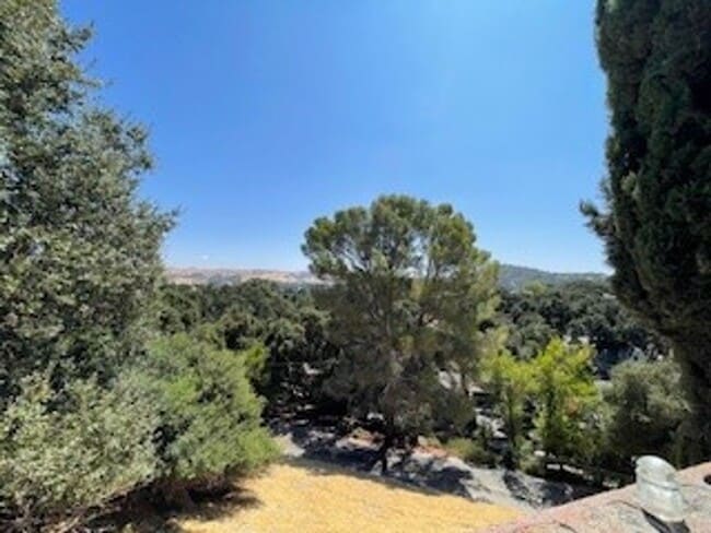 Building Photo - One of Kind 4 bedroom, 2 bath house with P...