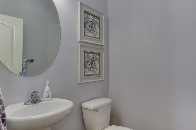 Building Photo - 1441 Kemp Bridge Dr