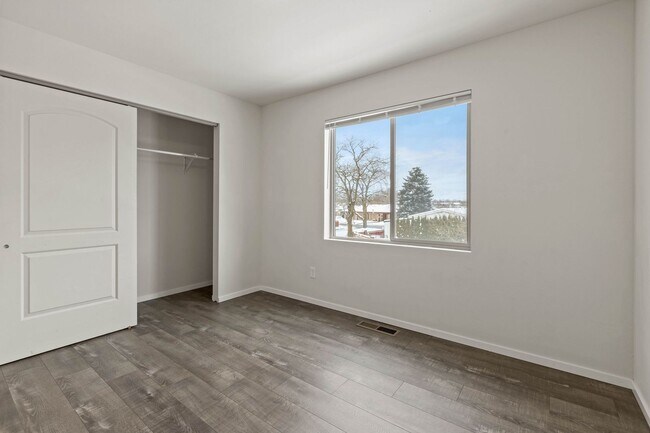 Building Photo - 2-bedroom townhomes, a modern take on apar...