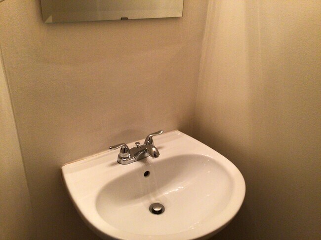 Building Photo - 560 S Annandale Dr