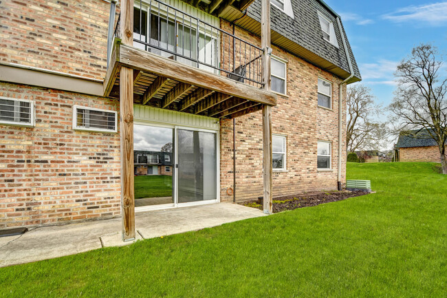 Building Photo - 8476 W 103rd Terrace