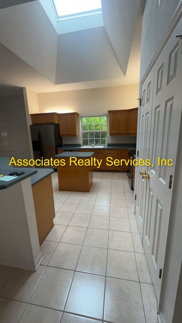 Building Photo - 3124 SW 94th Way