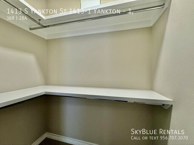 Building Photo - 1413 S Yankton St