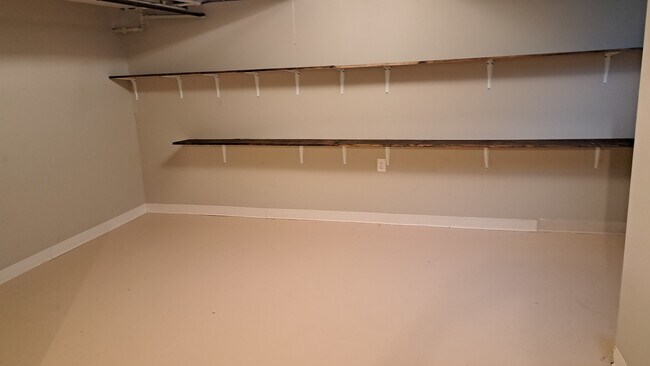 Building Photo - 244 E 92nd St