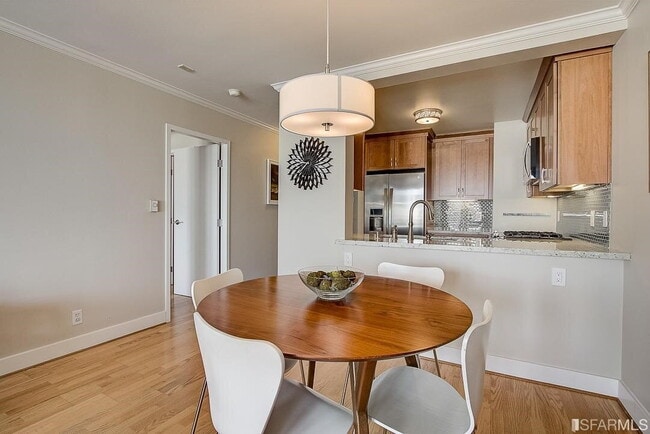 Building Photo - San Francisco Living at Its Finest 1BR/1BA w/ Parking & In-Unit Laundry