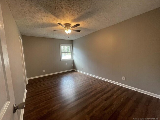 Building Photo - 5701 Paradise Ct