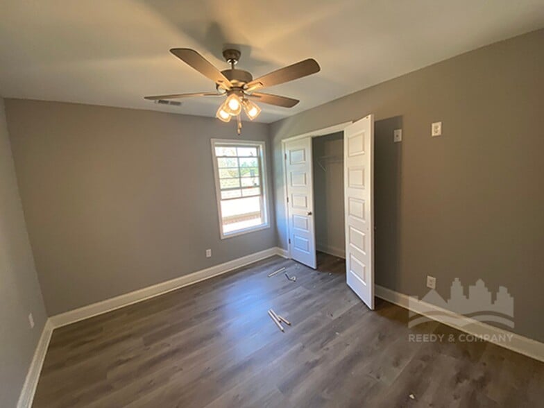 Building Photo - 10007 Messana St