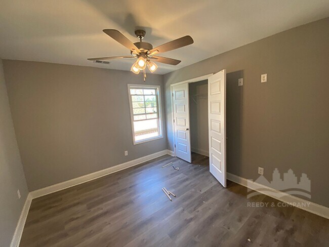 Building Photo - 10007 Messana St