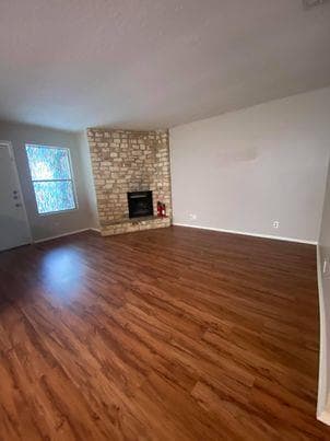 Building Photo - 9806 Roxanna Dr