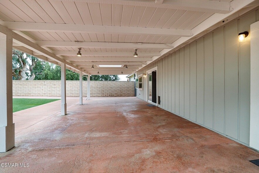 Building Photo - 11 Corinne Dr