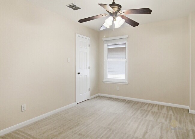 Building Photo - Welcome to this spacious two-story home located in the Enclave at Westover Hills on San Antonio's...