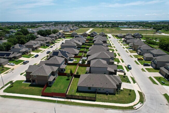 Building Photo - Modern 4 Bdrm Fort Worth Home for Rent- Zip Code 76123 | Built 2021 | Crowley ISD | $3,450/mo, Sp...