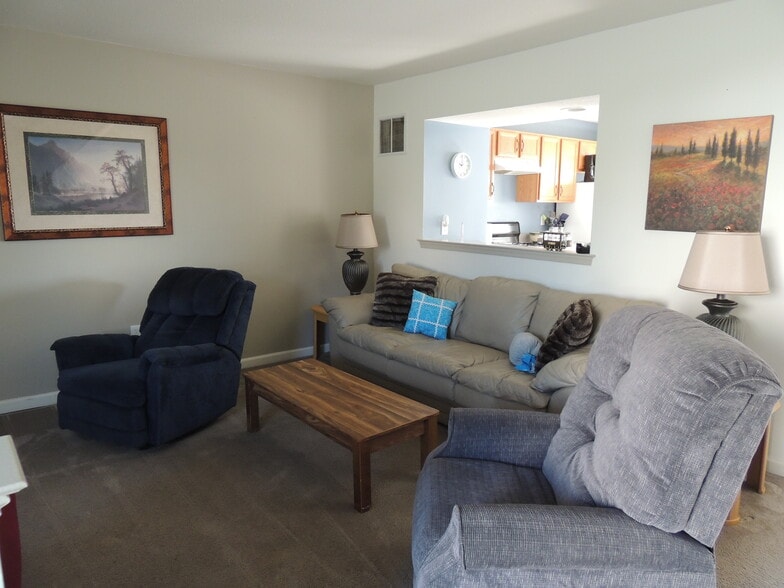 Building Photo - 408 Knollwood Rd