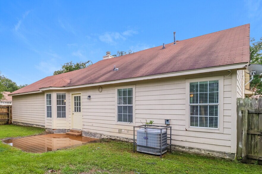 Building Photo - 7054 Brady Hill Dr