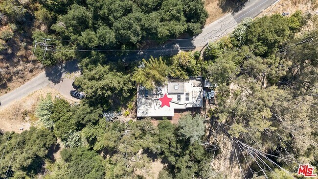 Building Photo - 1738 Topanga Skyline Dr