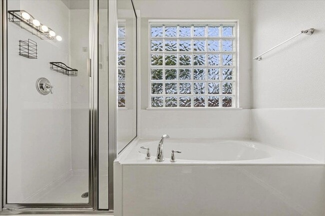 Building Photo - 14301 Rountree Ranch Ln