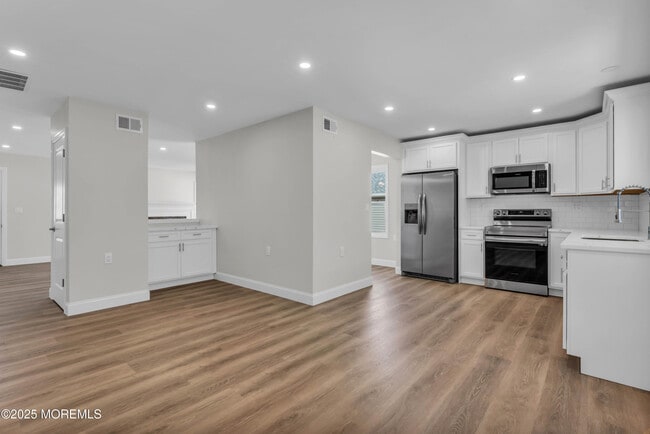 Building Photo - 13 Red Hill Rd